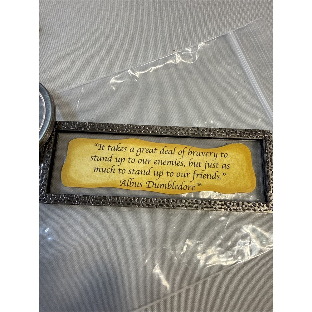 Universal Studios Harry Potter Albus Dumbledore Bravery Quote Pewter Keychain - Picture 2 of 6